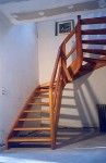 09-16 Escalier courbe, limon galbé, poteau noyau débillardé.